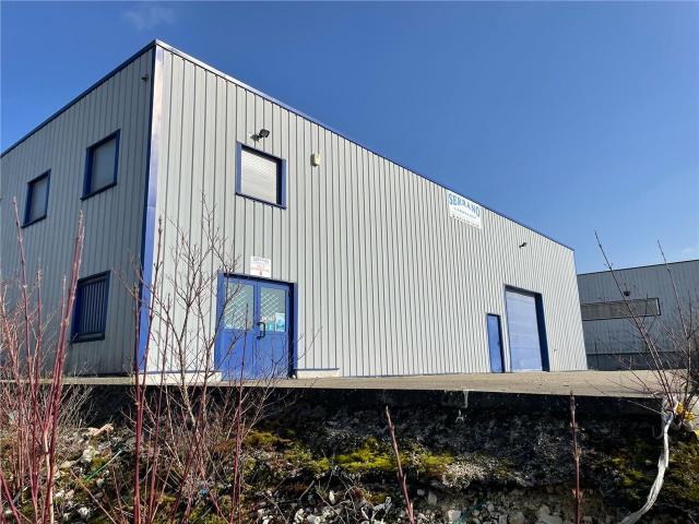 Local Commercial location à Bourg-en-Bresse, Saint-martin-du-mont