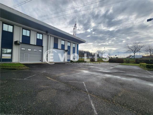 Local Commercial location à La Tour-du-Pin, Saint-quentin-fallavier