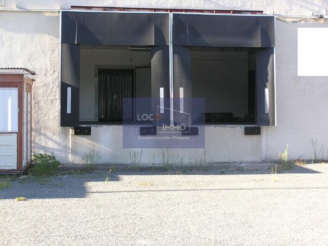 Local Commercial location à Blaye, Saint-yzan-de-soudiac