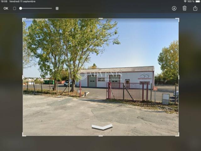 Local Commercial location à Saintes