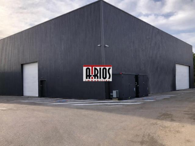 Local Commercial location à Arrondissement de Toulon, Signes