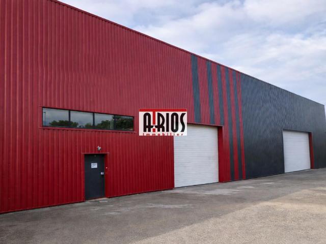 Local Commercial location à Arrondissement de Toulon, Signes