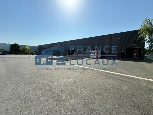 Local Commercial location à Saint-Denis, Stains