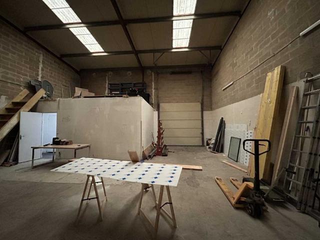 Local Commercial location à Cité de la Prêtresse, Stains