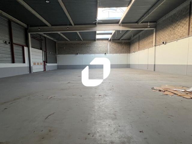 Local Commercial location à Saint-Germain-lès-Corbeil, Essonne