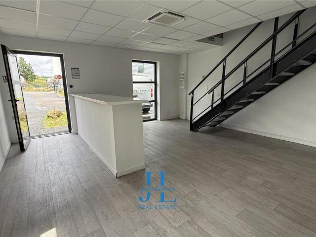 Local Commercial location à Bordeaux, Villenave-d'ornon