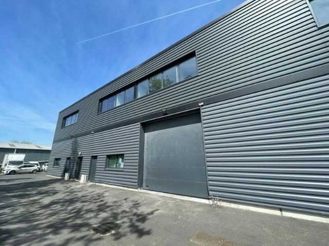 Local Commercial location à Nanterre, Villeneuve-la-garenne