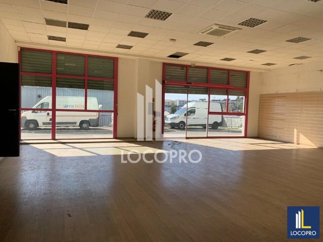 Local Commercial location à Grasse, Villeneuve-loubet