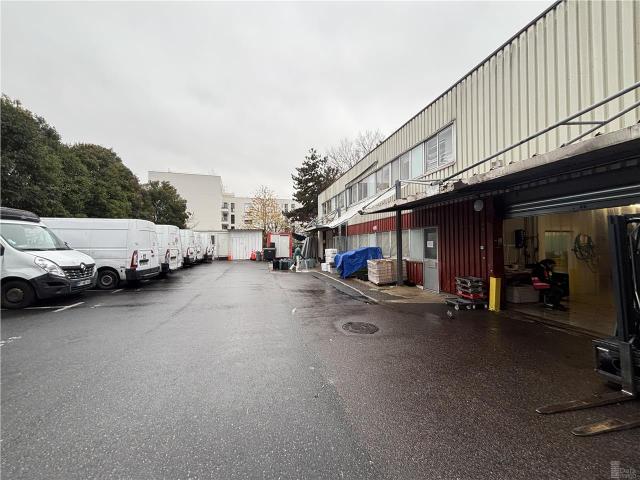 Local Commercial vente à Saint-Denis, Aubervilliers