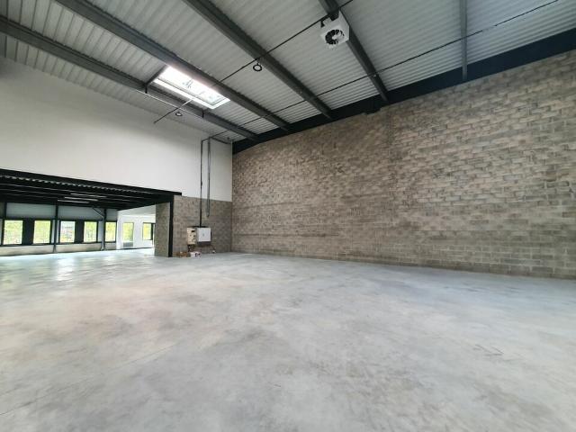 Local Commercial vente à Torcy, Serris