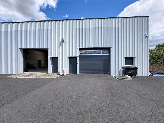 Local Commercial vente à Villefranche-sur-Saône, Rhône
