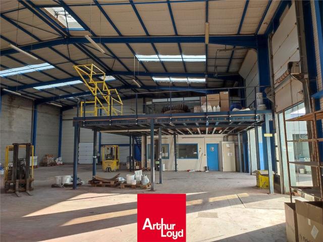 Local Commercial vente à Villefranche-sur-Saône, Rhône