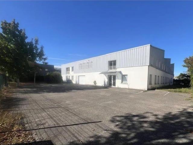 Local Commercial vente à Buc, Yvelines