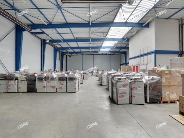 Local Commercial vente à Palaiseau, Champlan