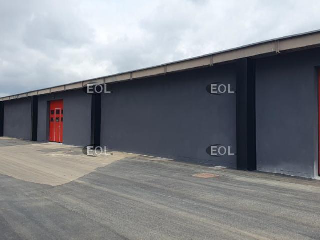 Local Commercial vente à Rambouillet, Coignières