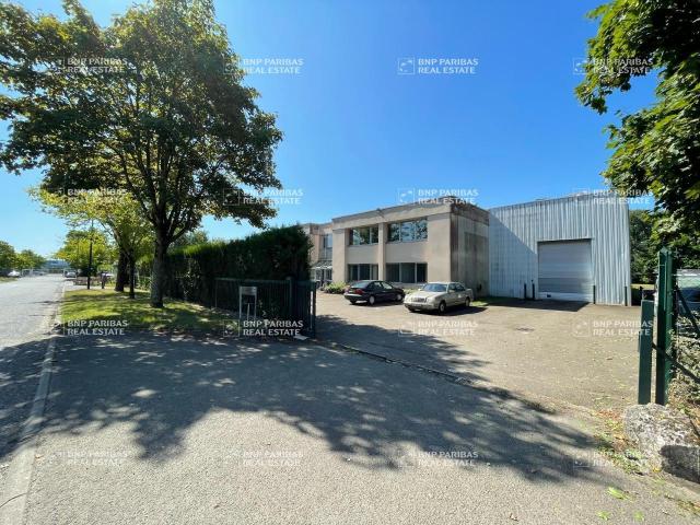 Local Commercial vente à Rambouillet, Coignières