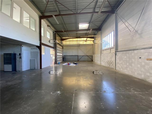 Local Commercial vente à Melun, Combs-la-ville