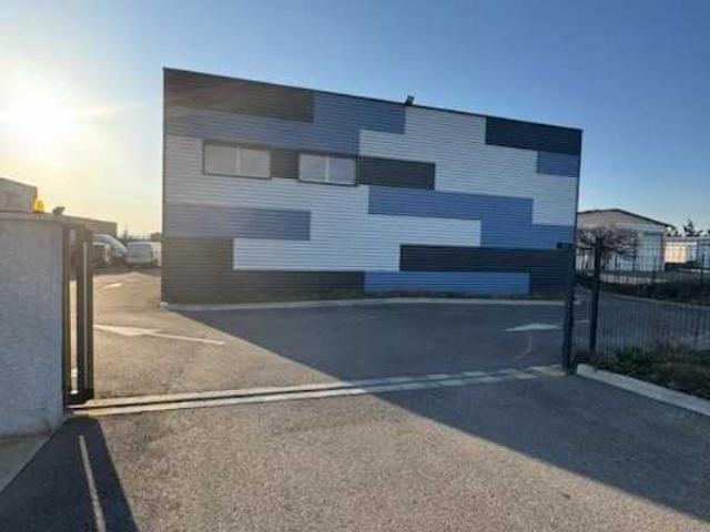 Local Commercial vente à Bourg-en-Bresse, Dagneux