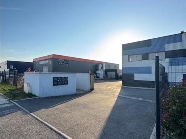 Local Commercial vente à Bourg-en-Bresse, Dagneux