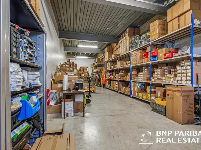 Local Commercial vente à Évry, Petit-bourg