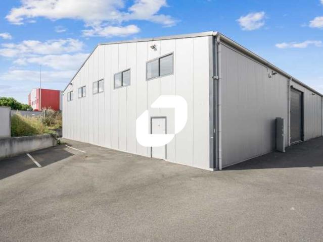 Local Commercial vente à Bourg-en-Bresse, Fareins