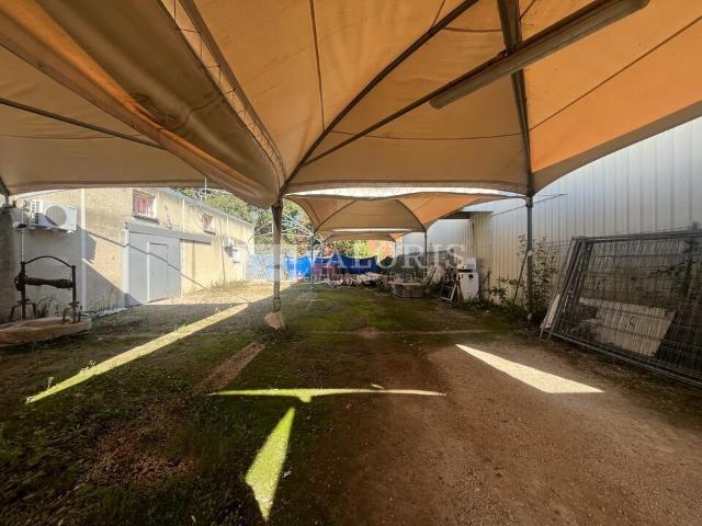 Local Commercial vente à Villefranche-sur-Saône, Rhône