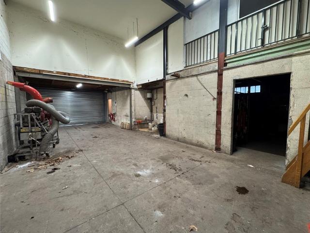 Local Commercial vente à Saint-Germain-en-Laye, Houilles