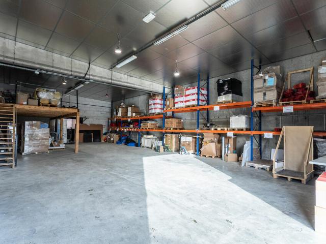 Local Commercial vente à La Roche-de-glun, Le Pré de Fourche Vielles