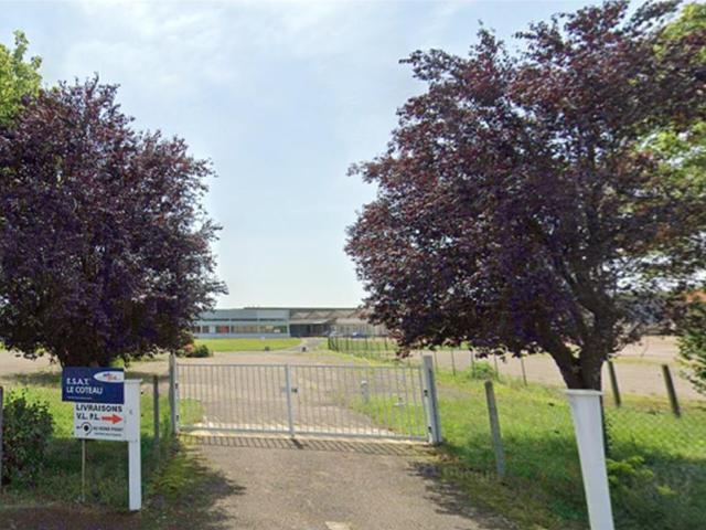 Local Commercial vente à Roanne, Le Coteau