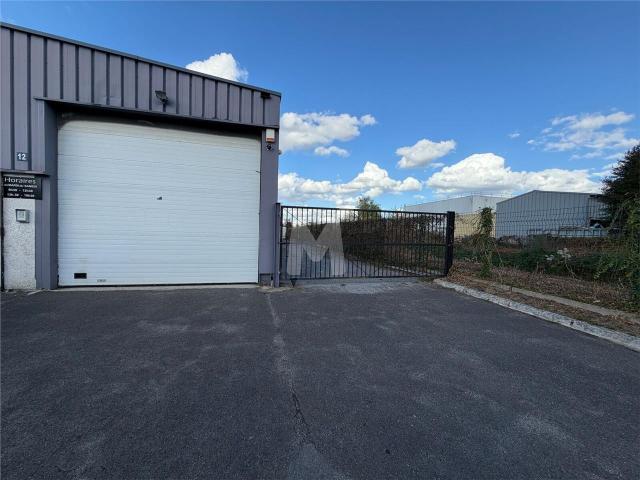 Local Commercial vente à Zone Industrielle du Parc, Le Plessis-Pâté