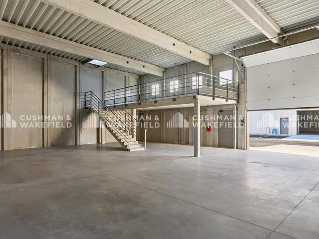 Local Commercial vente à Aix-en-Provence, Les Pennes-mirabeau