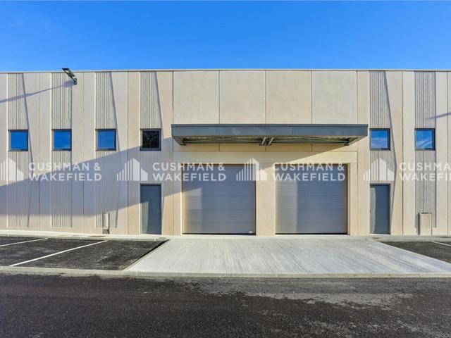 Local Commercial vente à Aix-en-Provence, Les Pennes-mirabeau