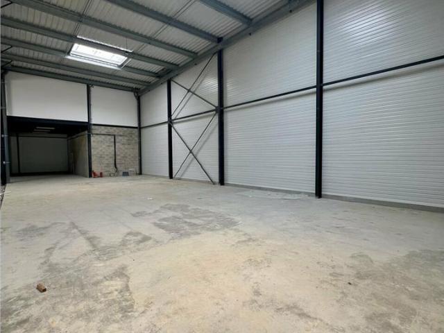 Local Commercial vente à Sarcelles, Louvres