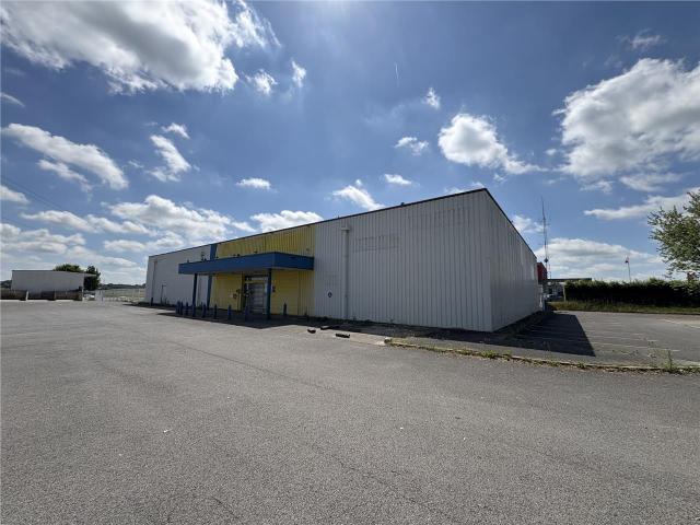 Local Commercial vente à Clermont, Maignelay-montigny