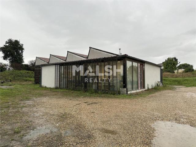 Local Commercial vente à Bourg-en-Bresse, Massieux