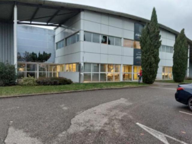 Local Commercial vente à Bourg-en-Bresse, Miribel