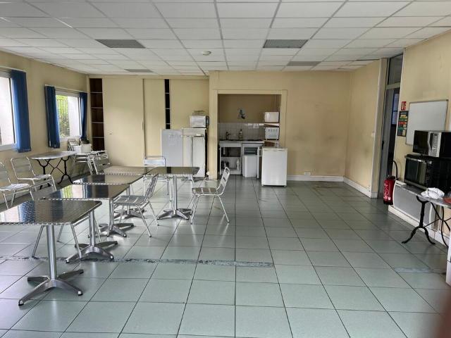 Local Commercial vente à Loches, Nazelles-négron