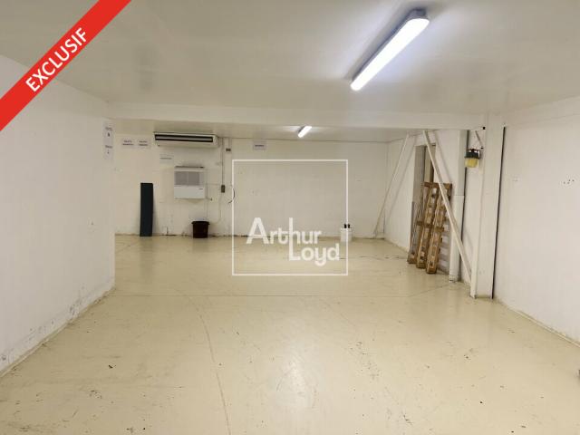 Local Commercial vente à Fontainebleau, Montcourt-fromonville