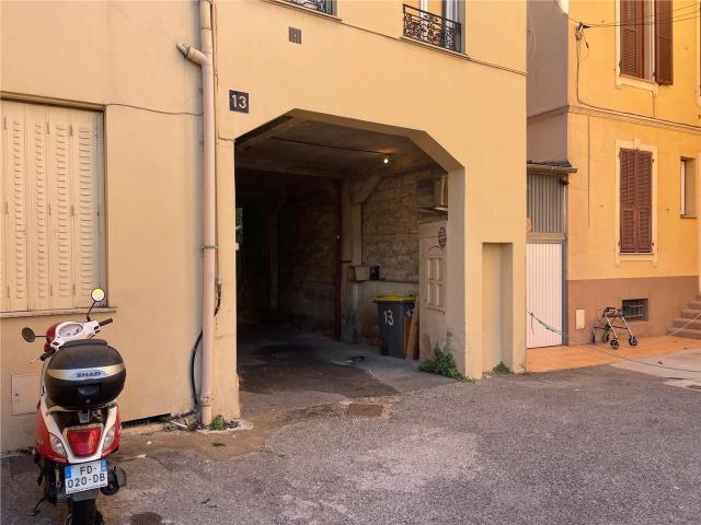 Local Commercial vente à Nice