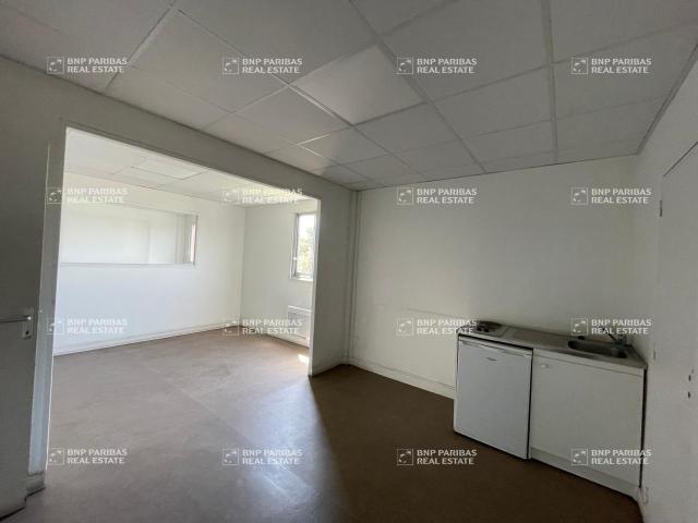 Local Commercial vente à Orléans, Ormes