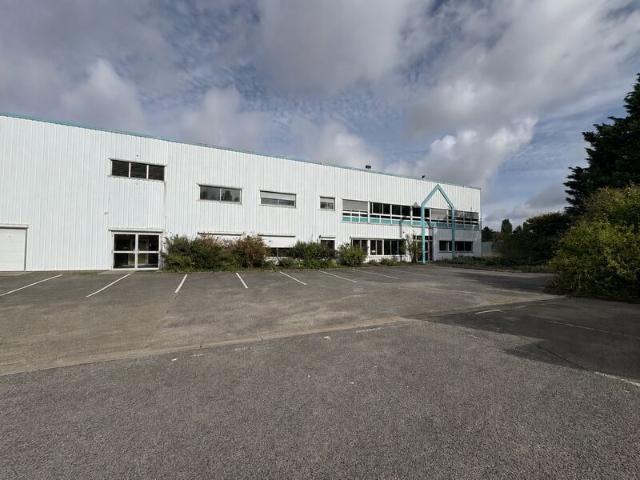 Local Commercial vente à Orléans, Ormes