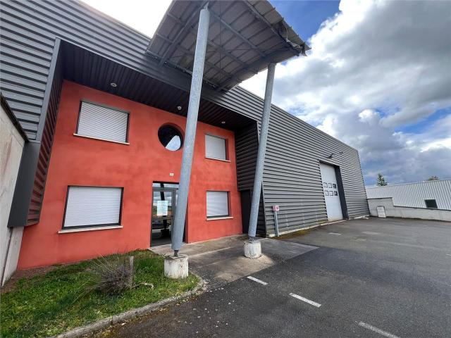 Local Commercial vente à Montbrison, Panissières
