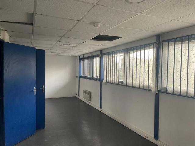 Local Commercial vente à Bobigny, Pantin