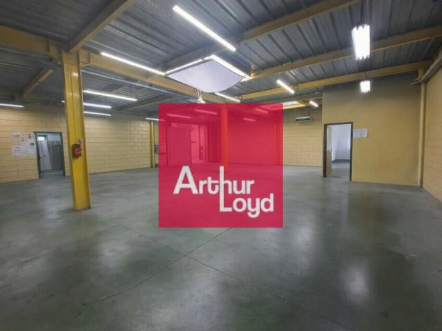 Local Commercial vente à Riom