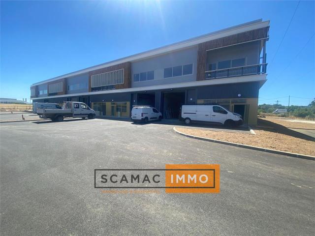 Local Commercial vente à Aix-en-Provence, Rousset