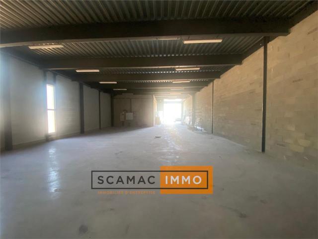 Local Commercial vente à Aix-en-Provence, Rousset