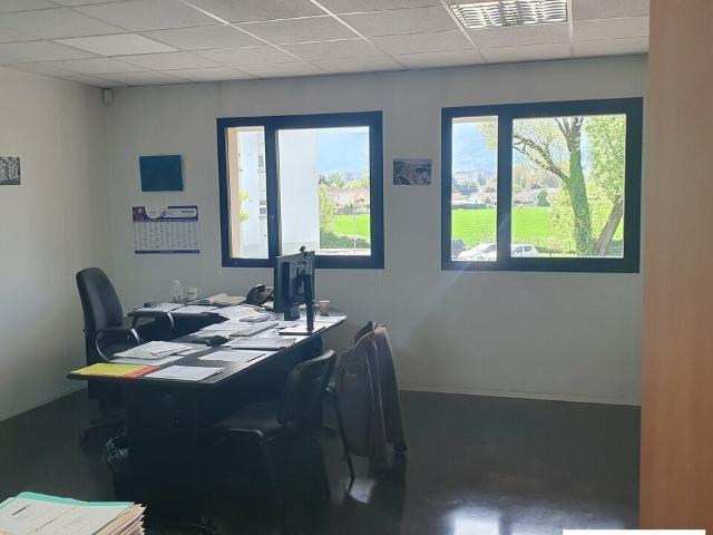 Local Commercial vente à Saint-Martin-d'Hères, Isère