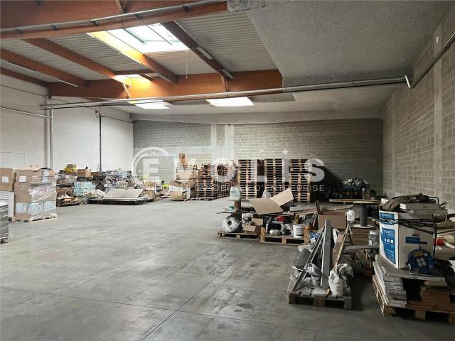 Local Commercial vente à La Tour-du-Pin, Saint-quentin-fallavier