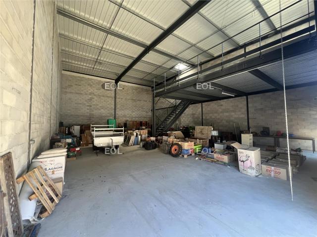 Local Commercial vente à Arrondissement de Toulon, Signes