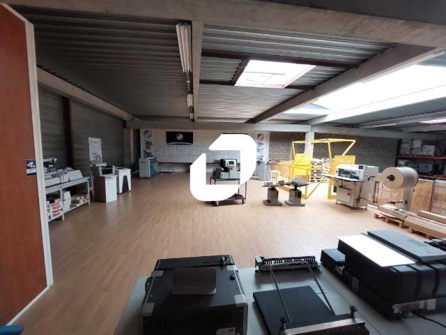 Local Commercial vente à Versailles, Trappes